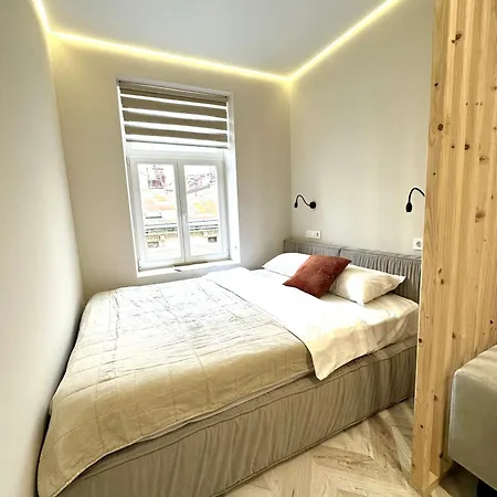 Romantic - Near Rynok Squere Apartment