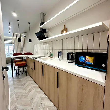 Romantic - Near Rynok Squere Апартаменти