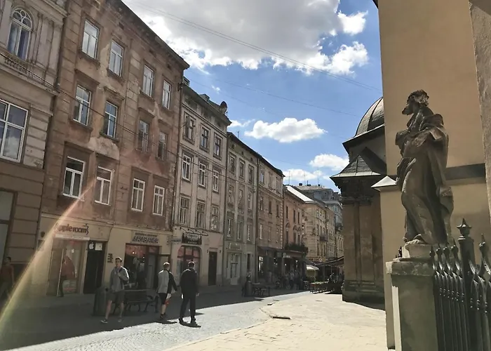 Romantic - Near Rynok Squere * Leópolis